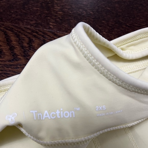 Aritzia/TNA- sports bra/bra top - Picture 3 of 3